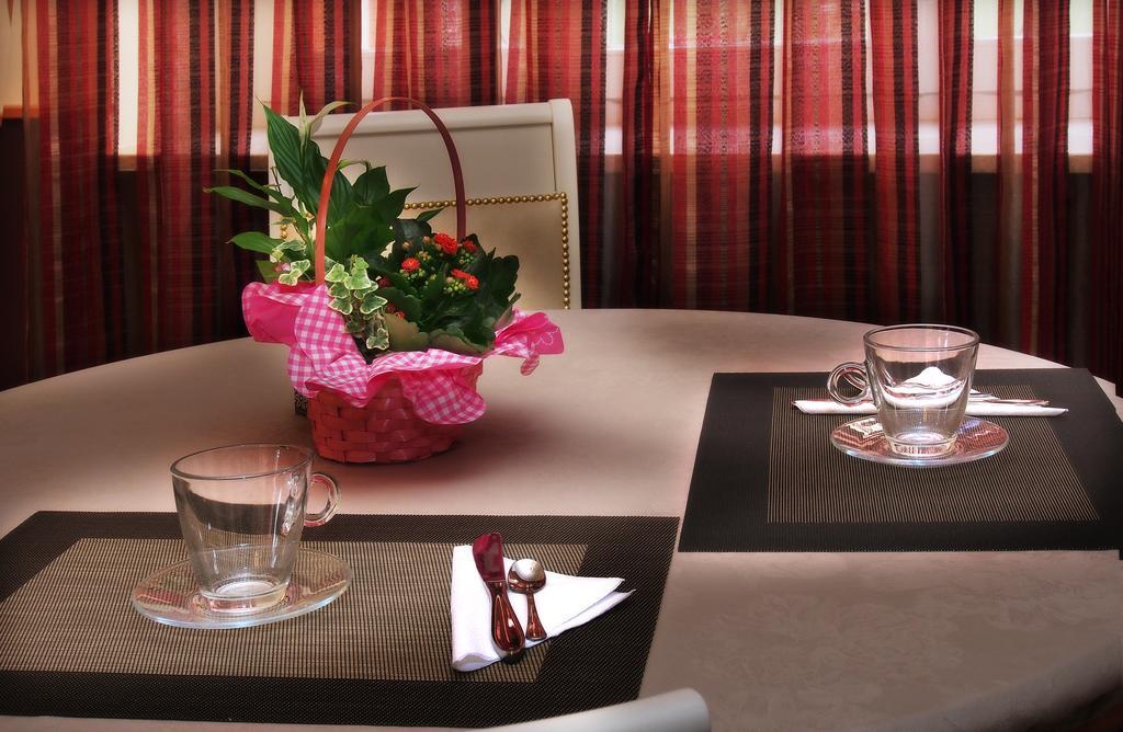 Hotel Due Spade Fidenza Ngoại thất bức ảnh