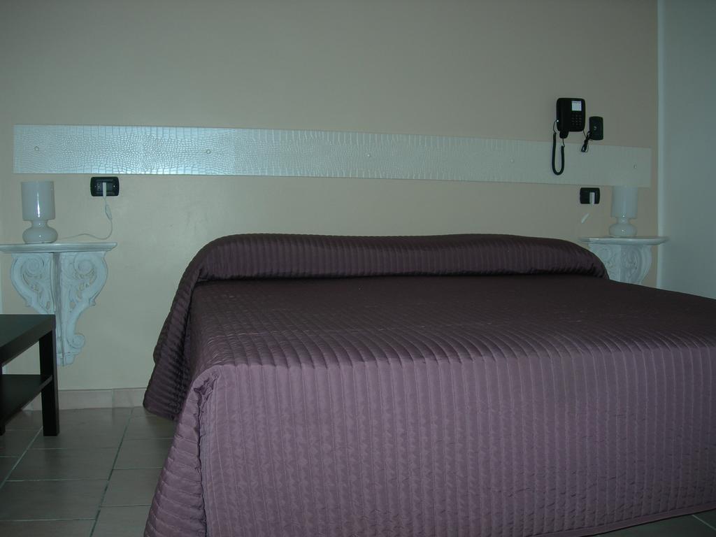 Hotel Due Spade Fidenza Phòng bức ảnh