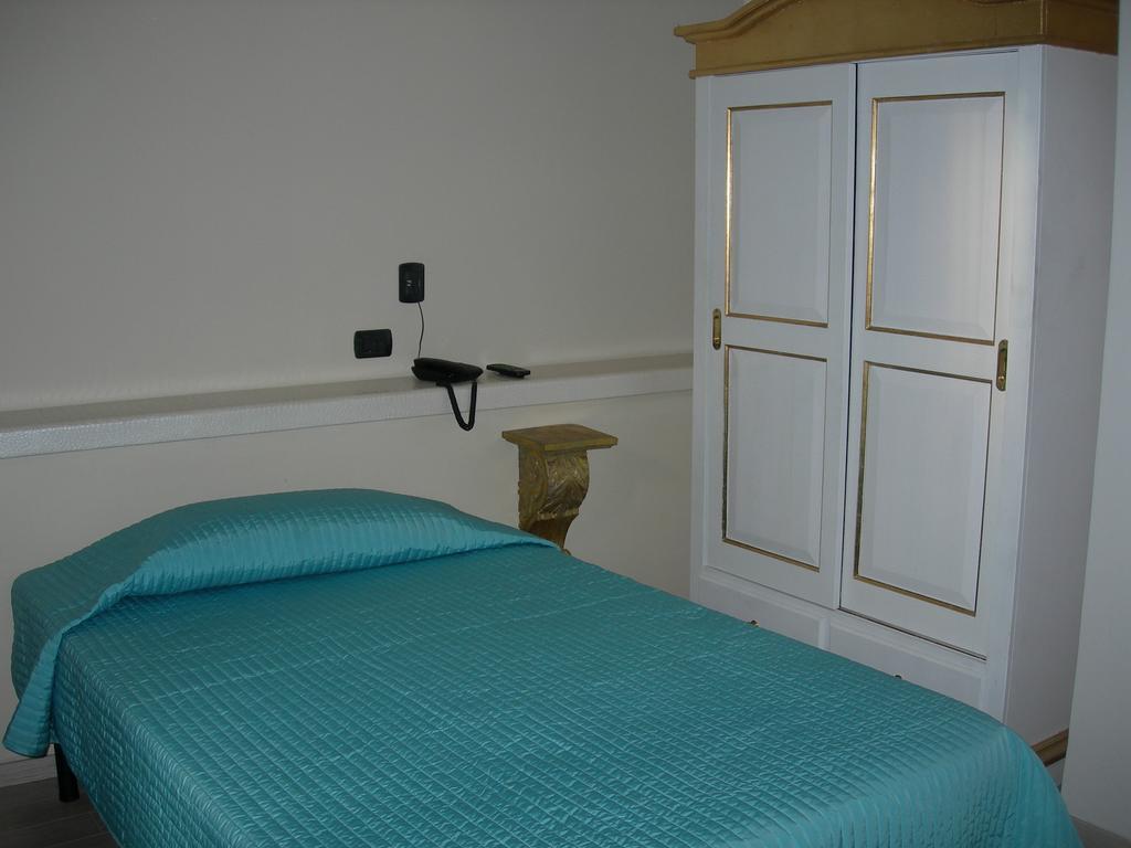 Hotel Due Spade Fidenza Phòng bức ảnh