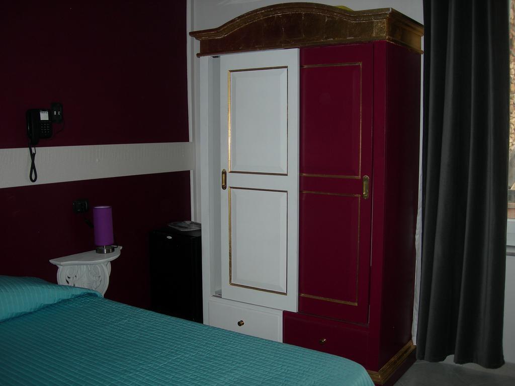 Hotel Due Spade Fidenza Phòng bức ảnh