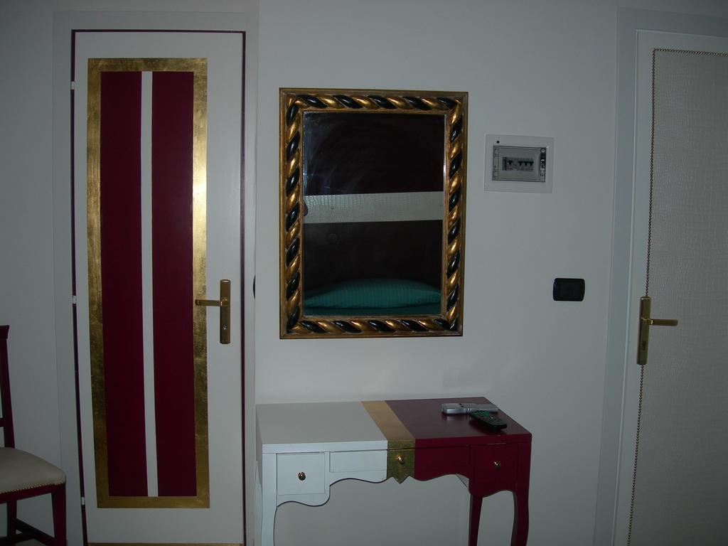 Hotel Due Spade Fidenza Phòng bức ảnh