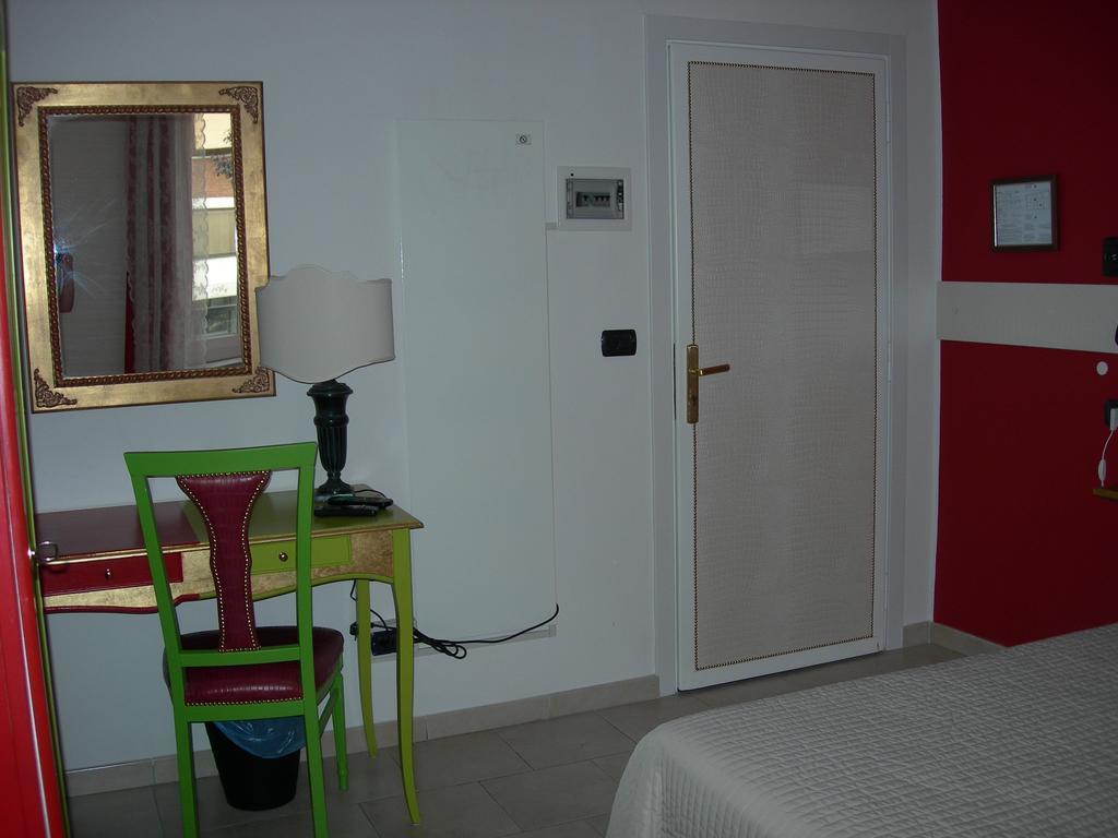 Hotel Due Spade Fidenza Ngoại thất bức ảnh
