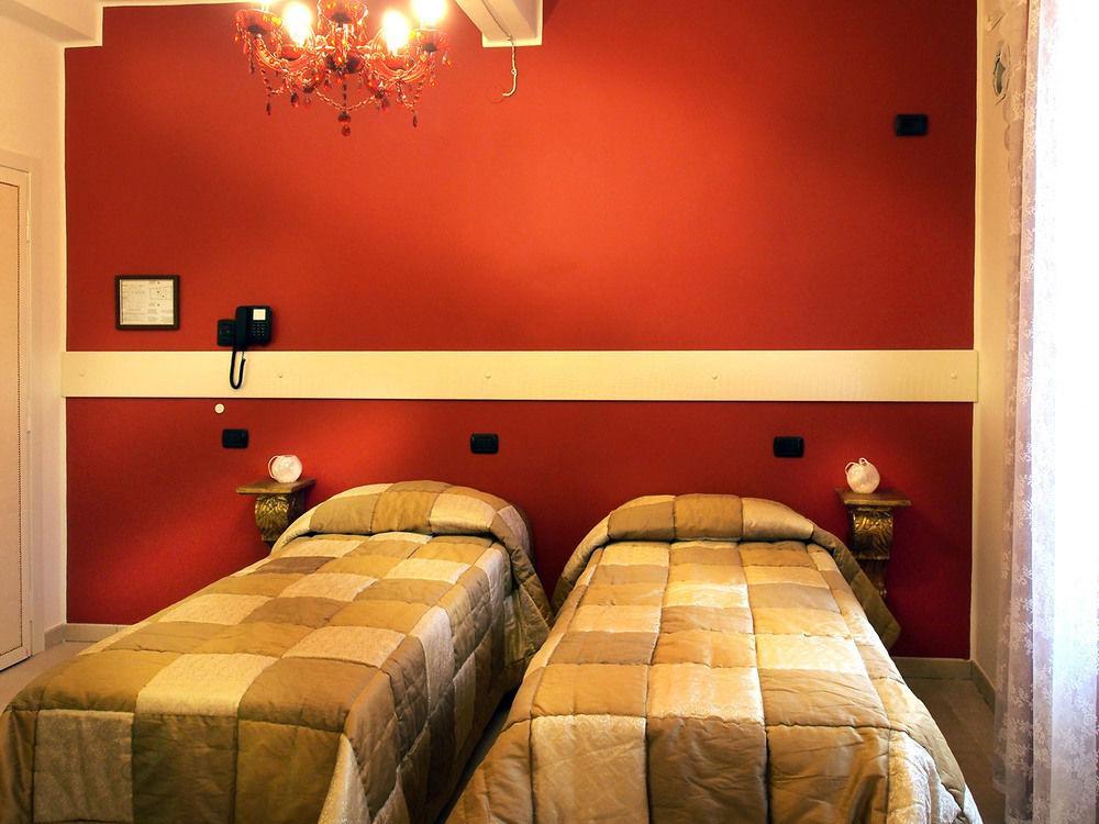 Hotel Due Spade Fidenza Ngoại thất bức ảnh